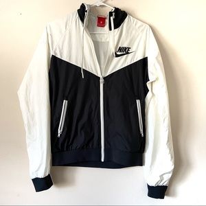 Nike Women’s Windbreaker || SOLD